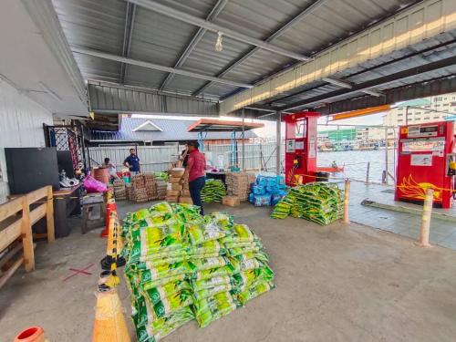 CSR Program under SS Petroleum; Giving essential food to 400 customers of Buraqoil at Semporna, Sabah